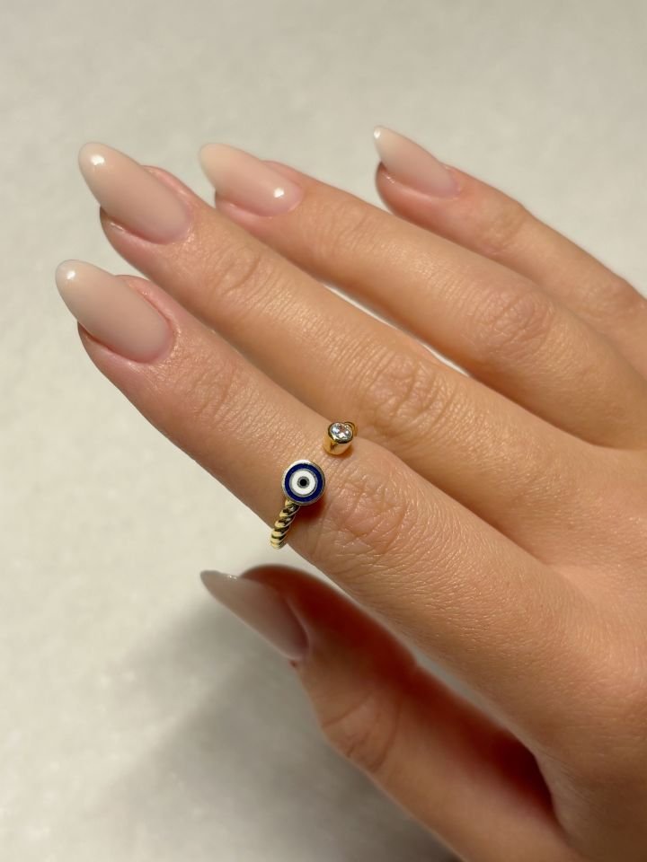 خاتم العين الشريرة