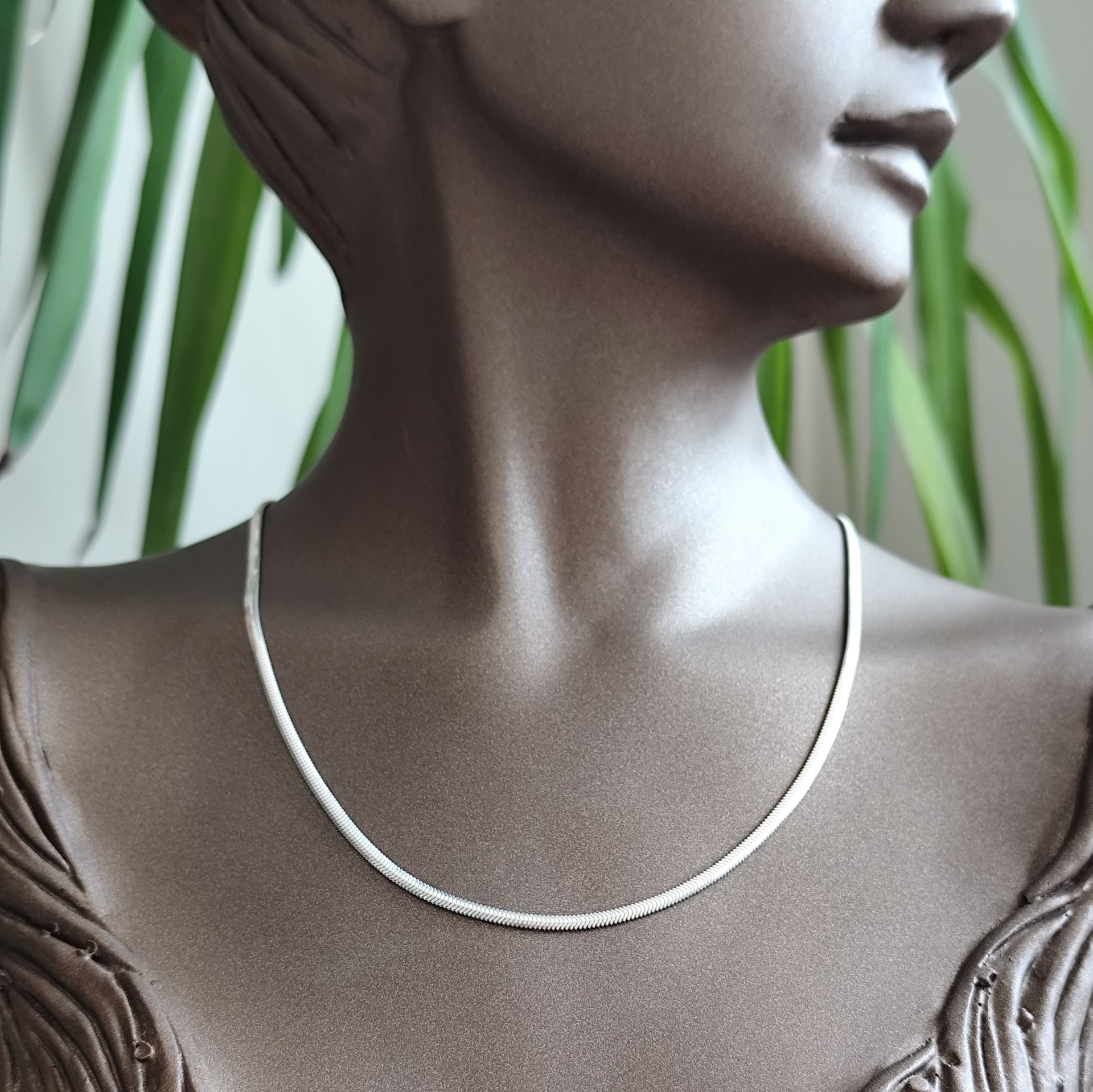 Balıksırtı Beyaz İnce Gümüş Kolye