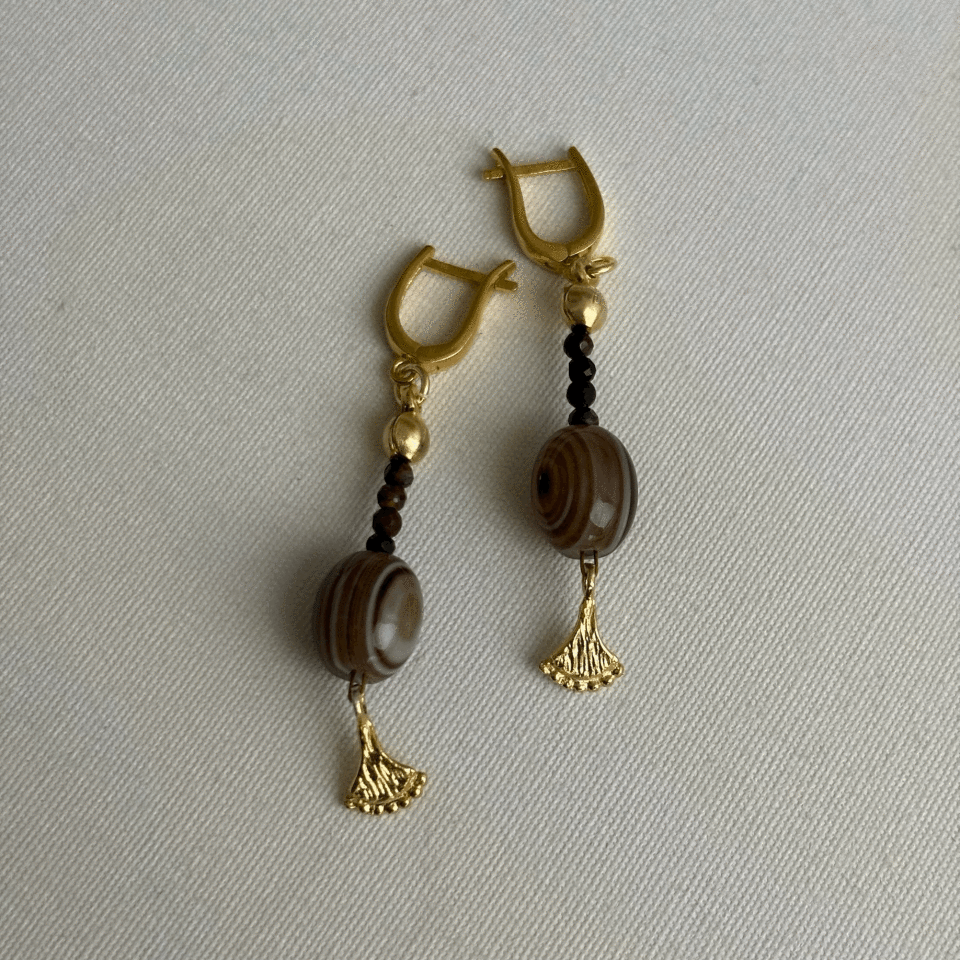 Taşlı Detay Ginkgo Yaprağı Küpe 18K Altın Kaplama