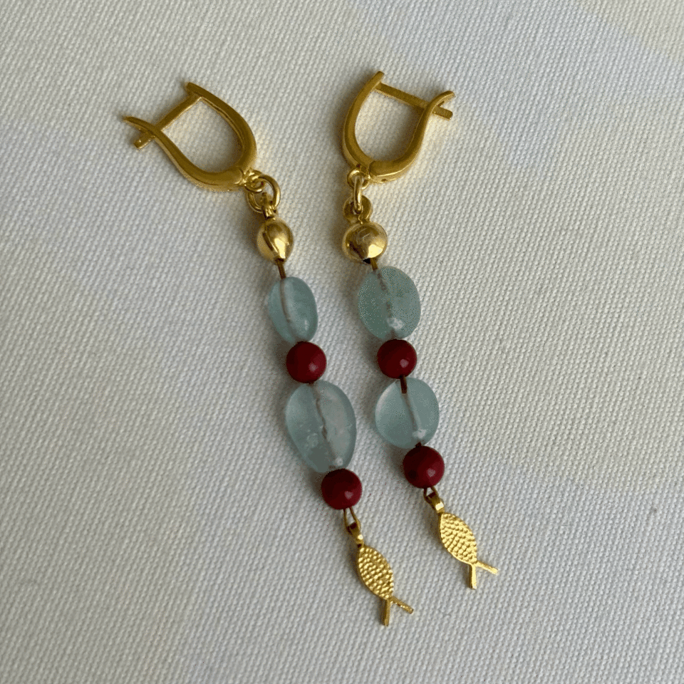 Taşlı Detay Minimal Balık Küpe 18K Altın Kaplama