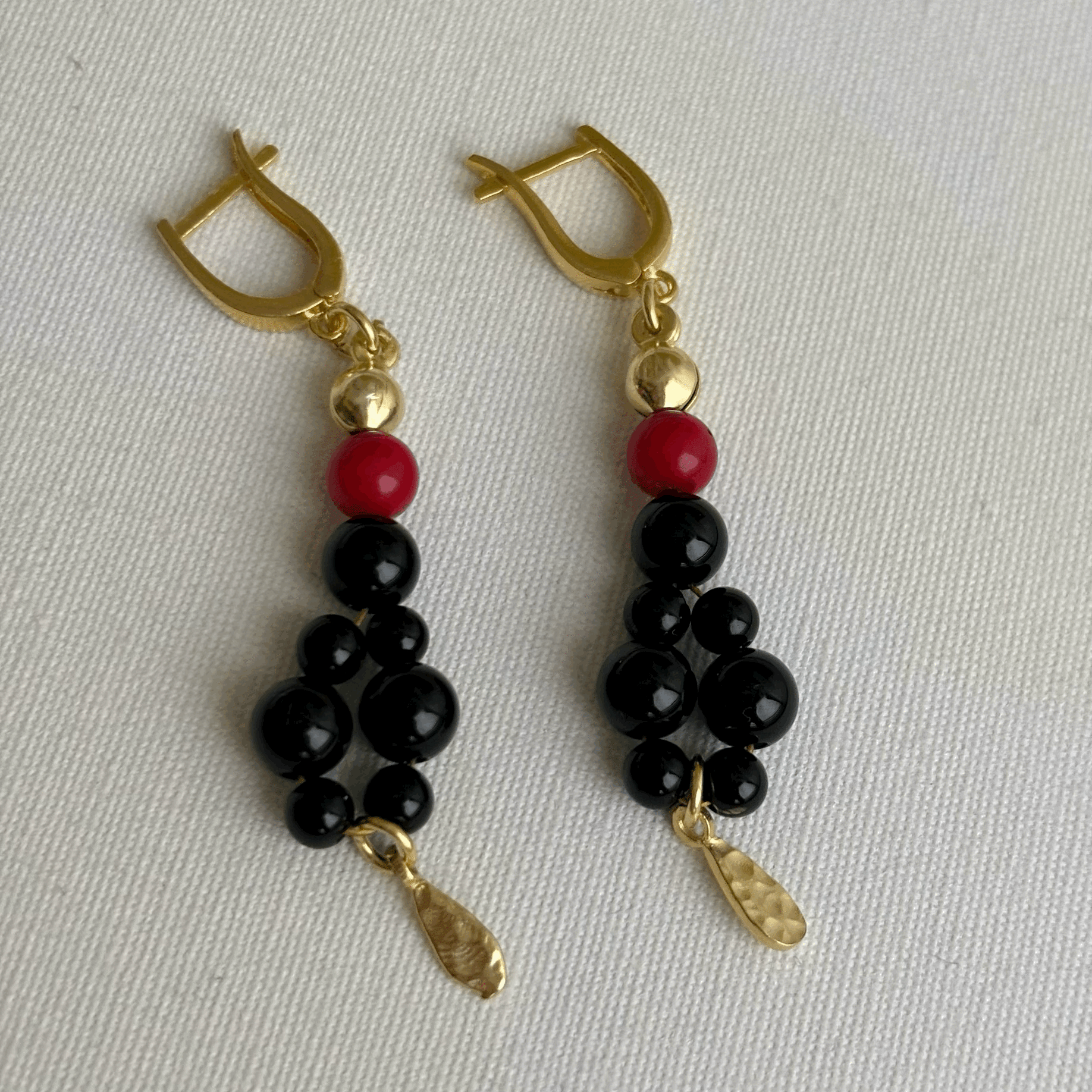 Taşlı Detay Damla Küpe 18K Altın Kaplama