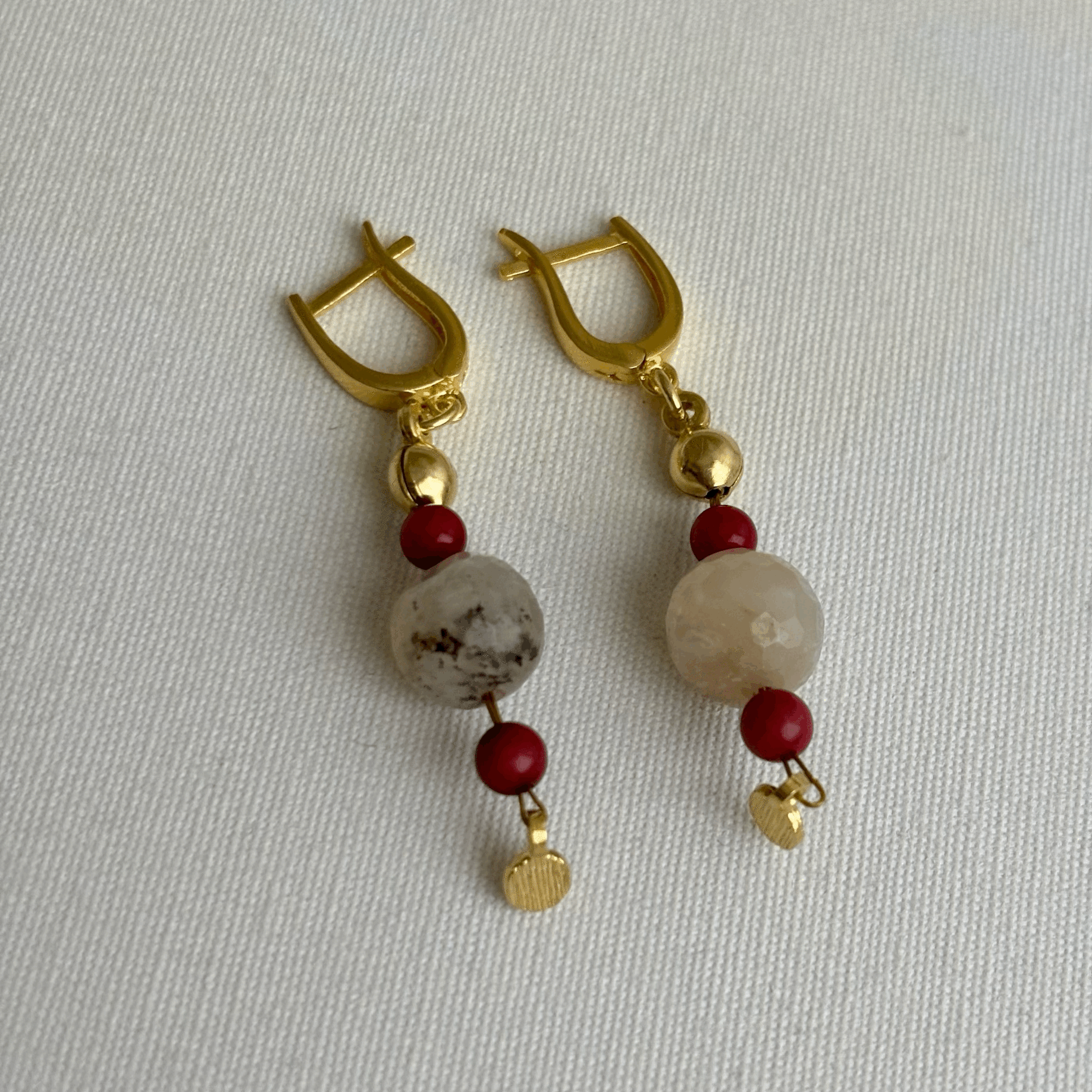 Taşlı Detay Circle Küpe 18K Altın Kaplama