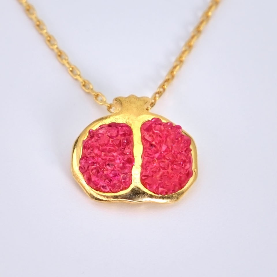 الرمان قلادة