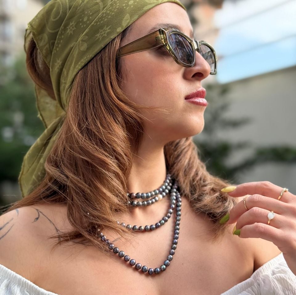 Desenli Siyah İnci Kolye