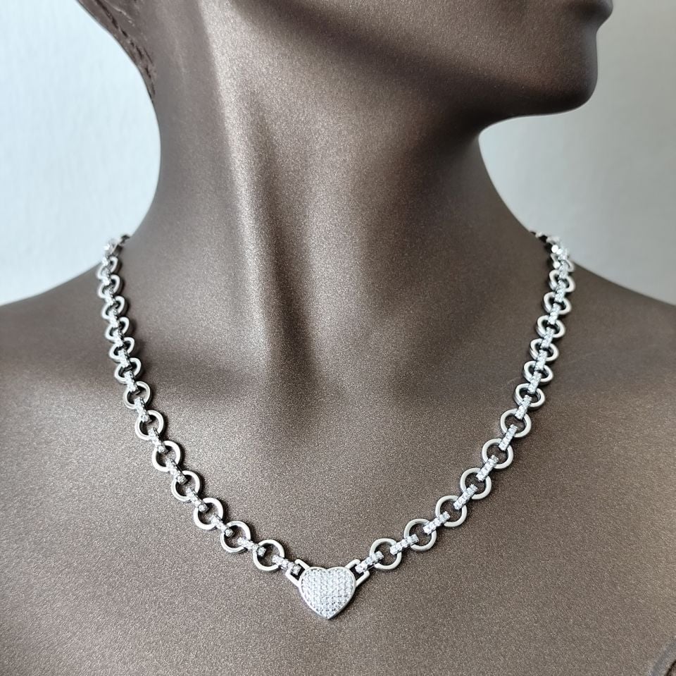 Sophia Taş İşlemeli Kalp Kolye