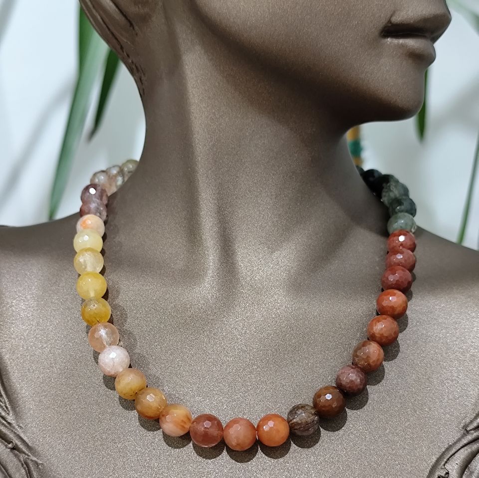 قلادة من حجر الروتيل