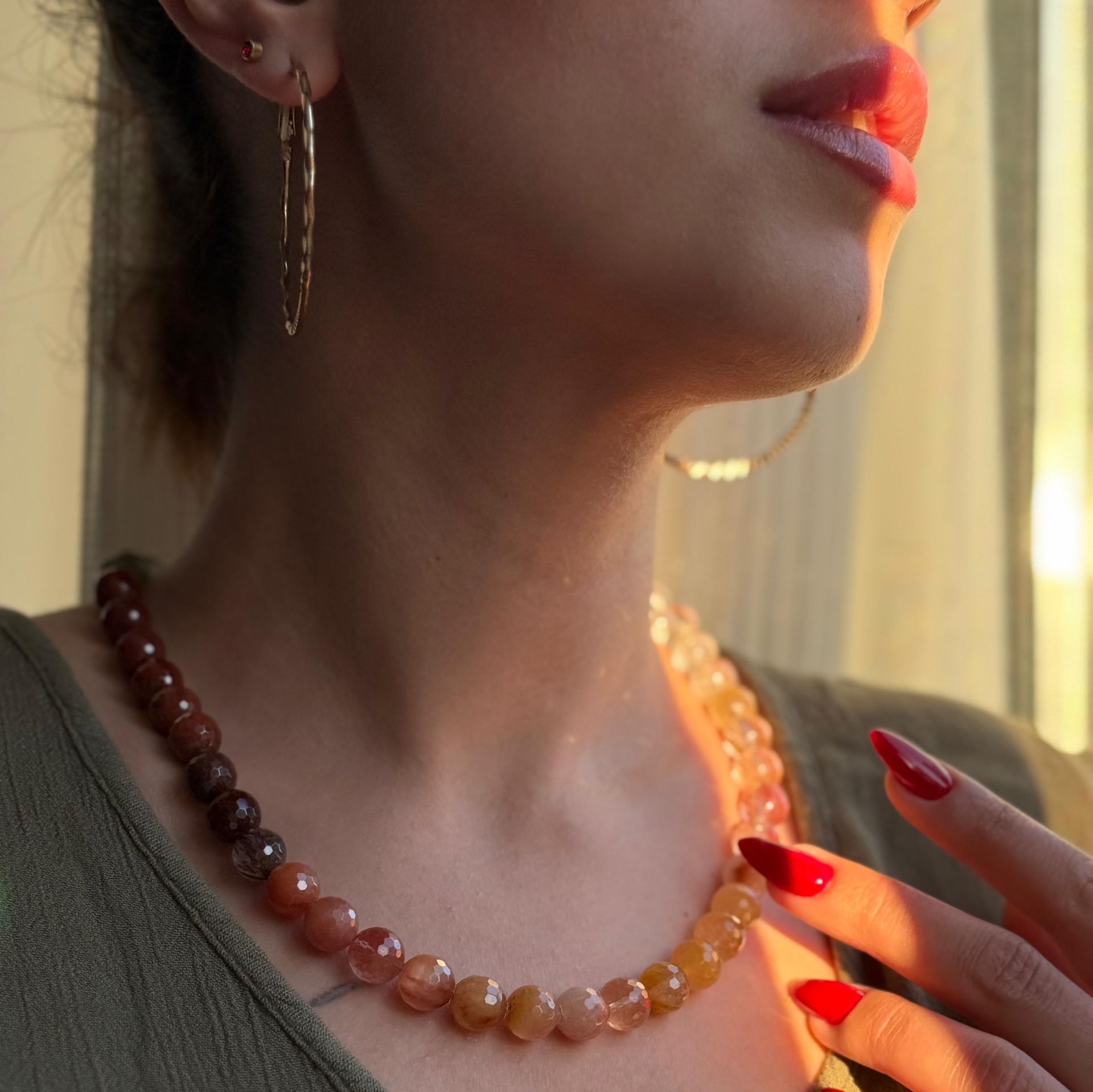 قلادة من حجر الروتيل