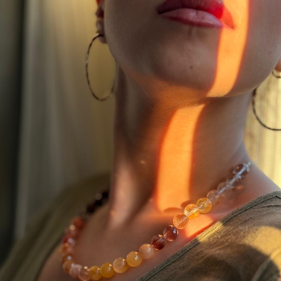 قلادة من حجر الروتيل