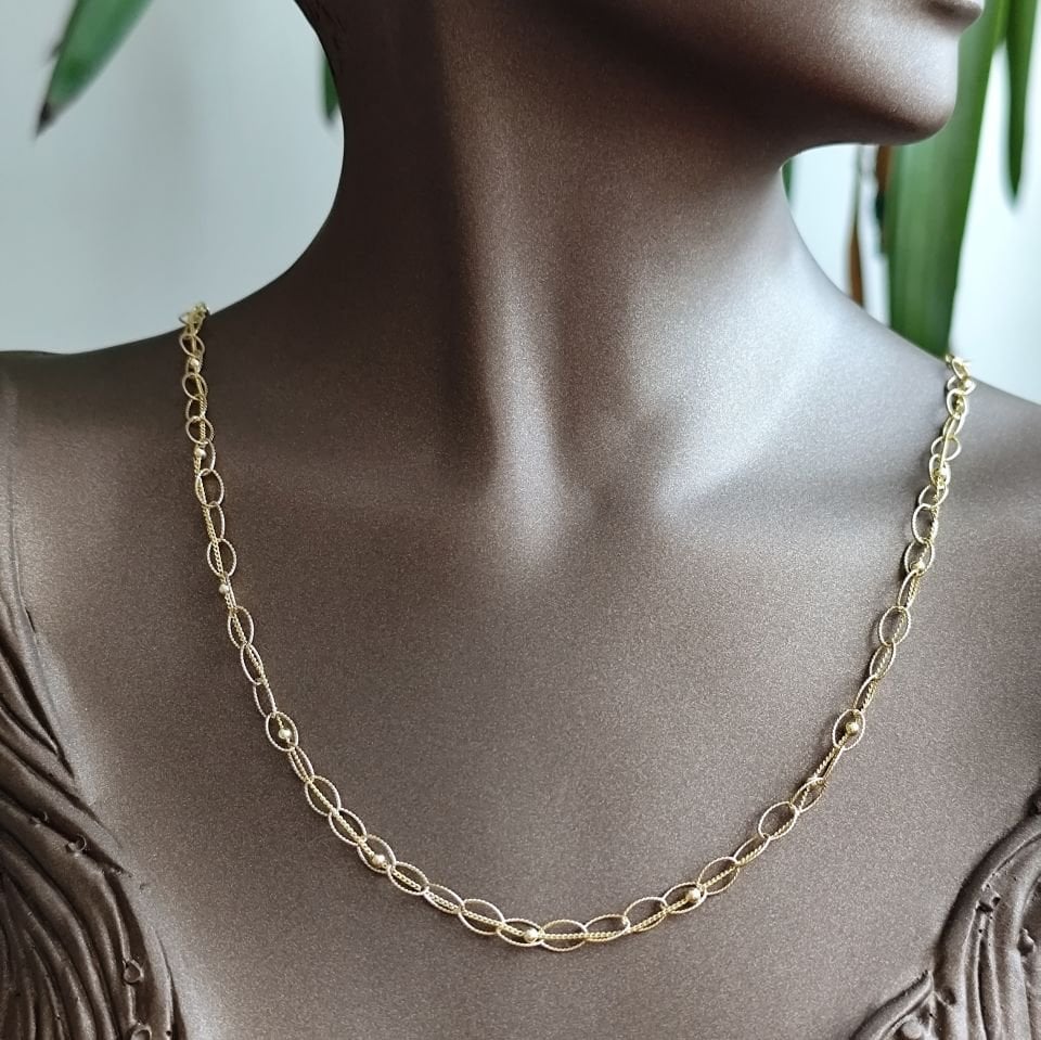 قلادة المشبك