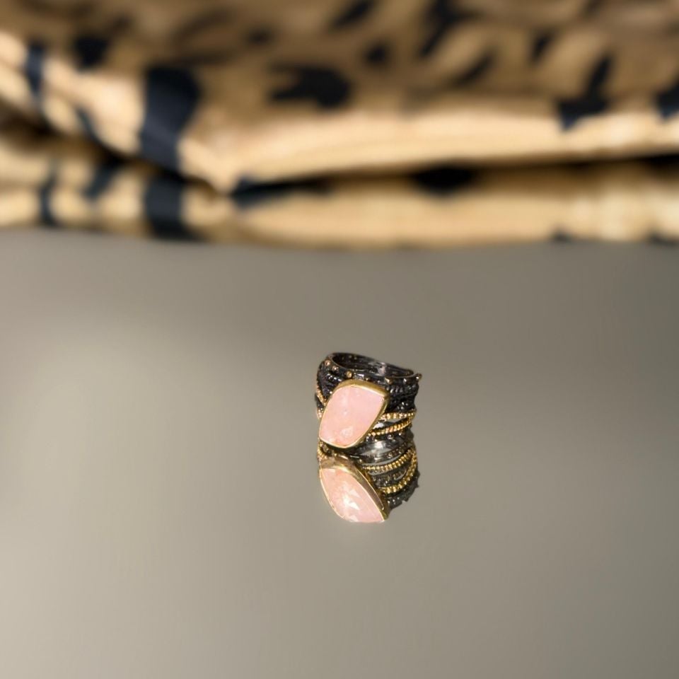 ROSE QUARTZ SILVER RING
