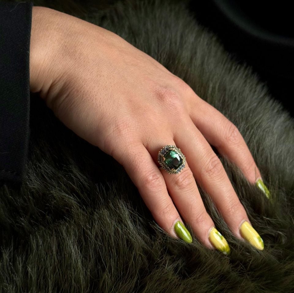 خاتم فضة من الياقوت الأزرق