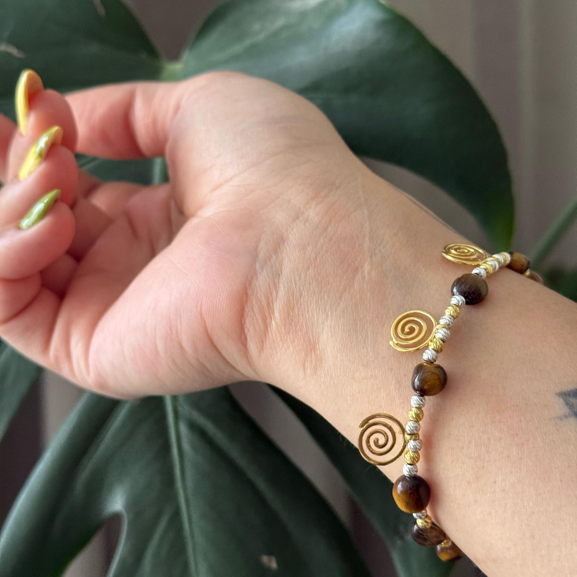 Spiral Detay Kaplan Gözü Gümüş Bileklik